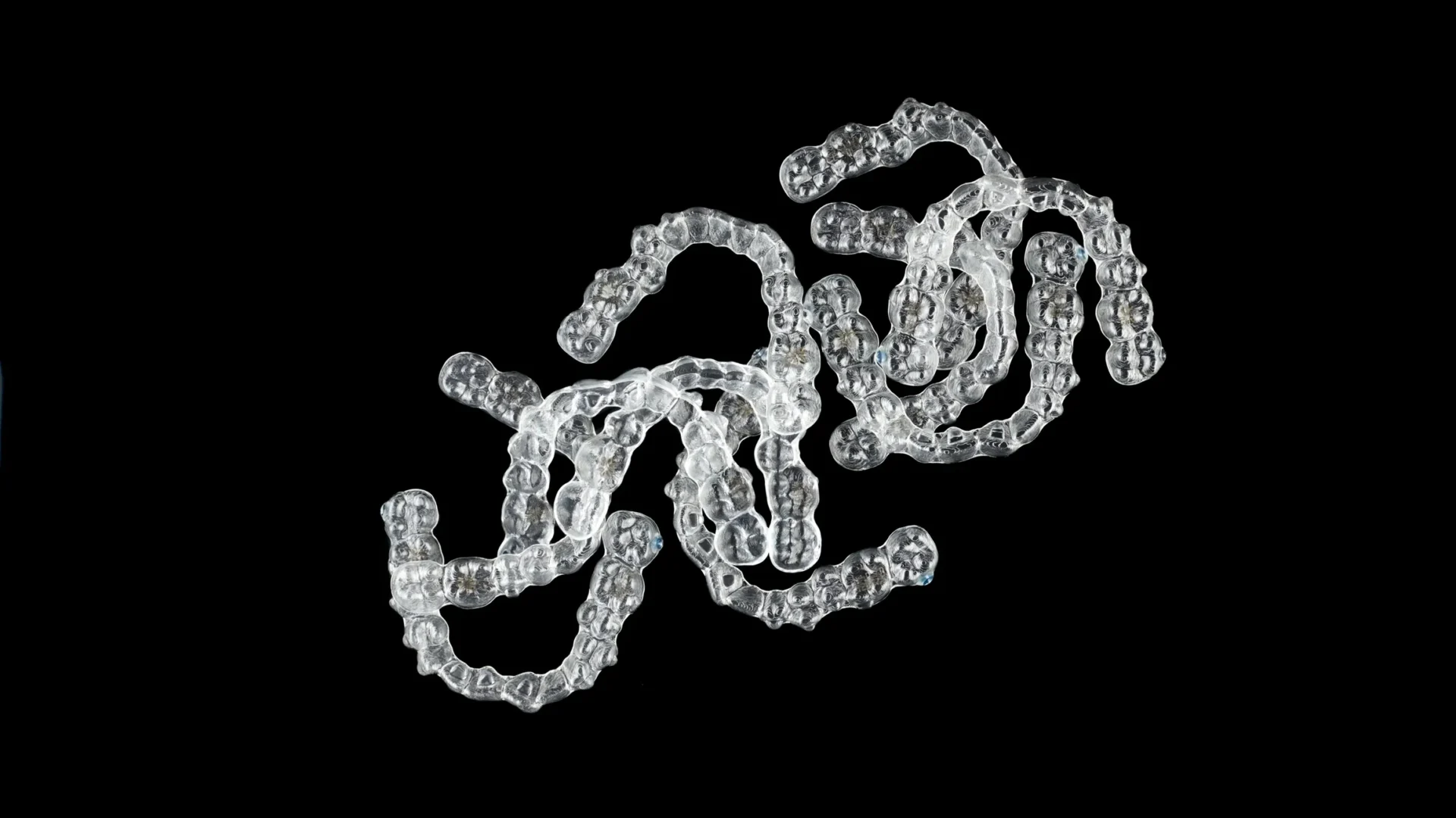 Invisalign Şeffaf Plak Tedavisi