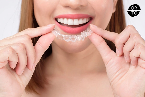 Şeffaf-Plaklar-Konuşmayı-Etkiler-mi